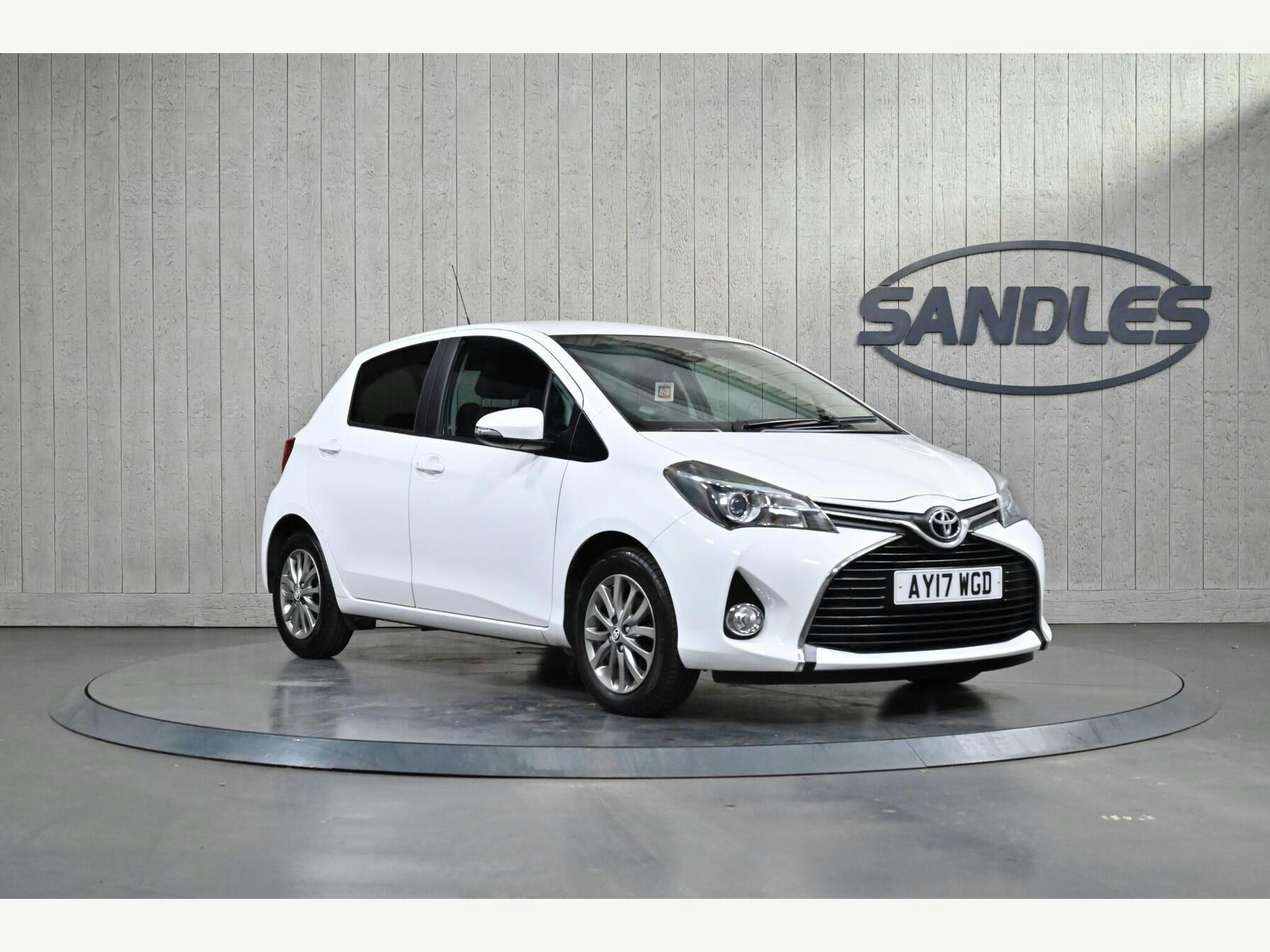 Toyota Yaris 1.0 VVT-i Icon Euro 6 5dr (safety Sense) Hatchback 2017