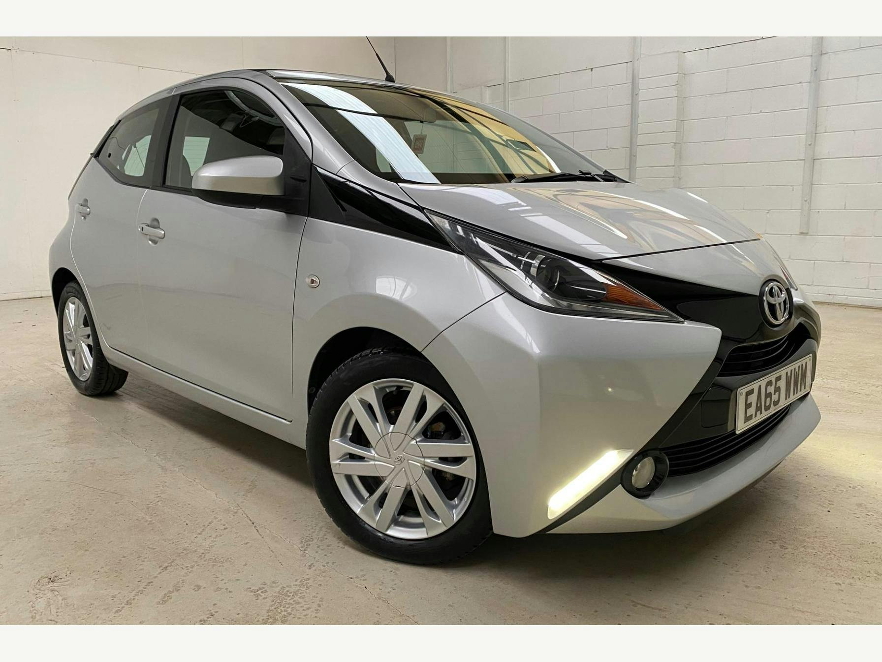 Toyota Aygo 1.0 VVT-i X-pression X-wave Euro 5 5dr Euro 5 Hatchback 2015