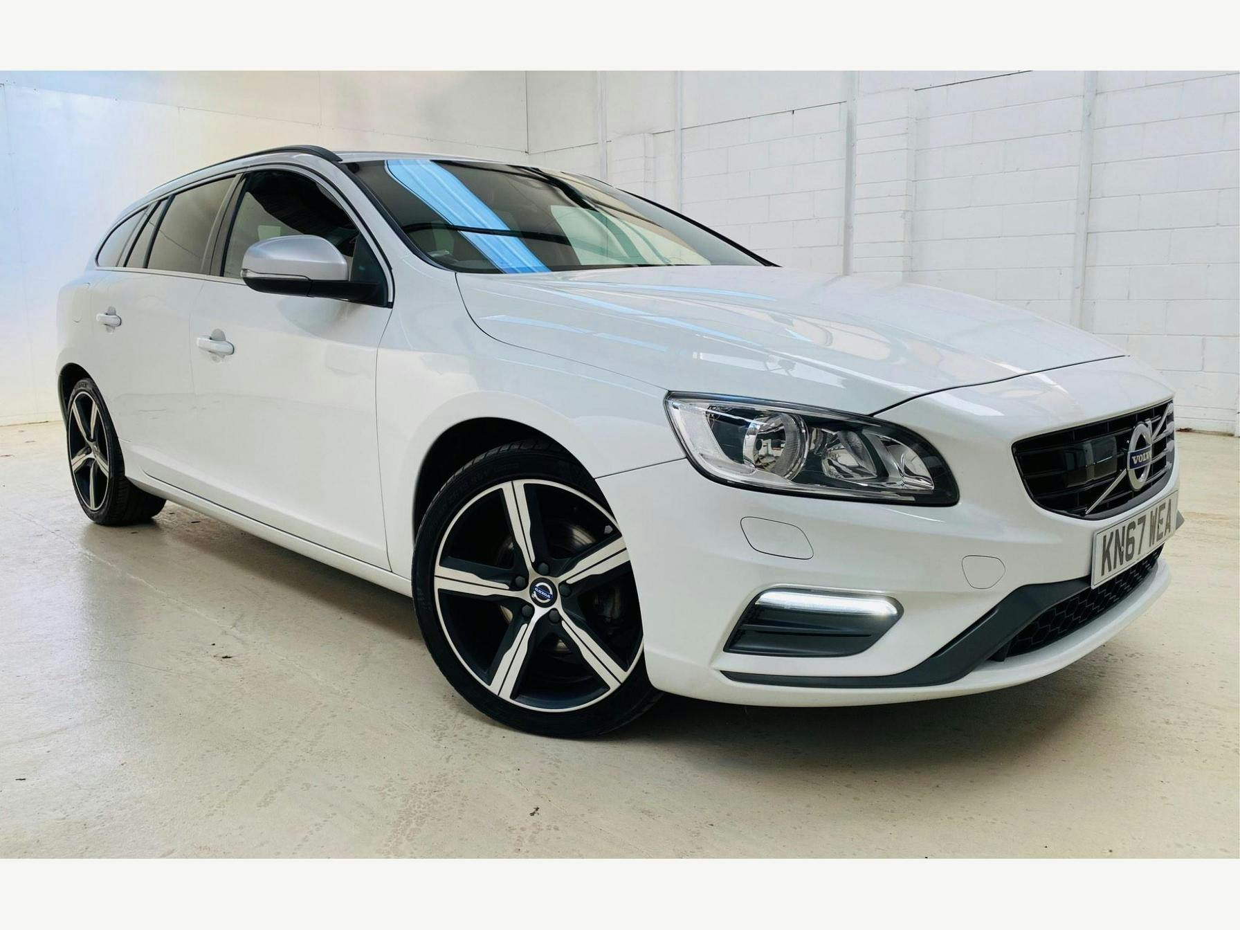 Volvo V60 2.0 D3 R-design Nav Auto Euro 6 (s/s) 5dr Estate 2017