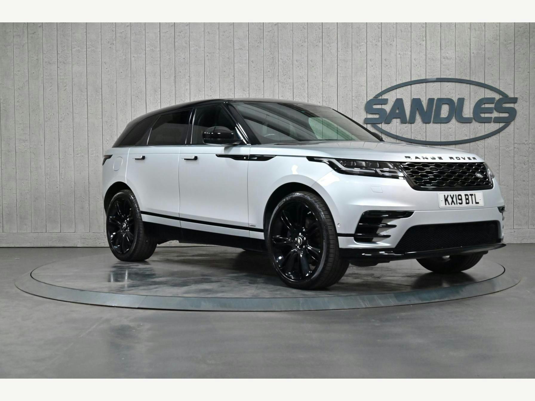 Land Rover Range Rover Velar 3.0 D300 R-dynamic Hse Auto 4wd Euro 6 (s/s) 5dr Suv 2019