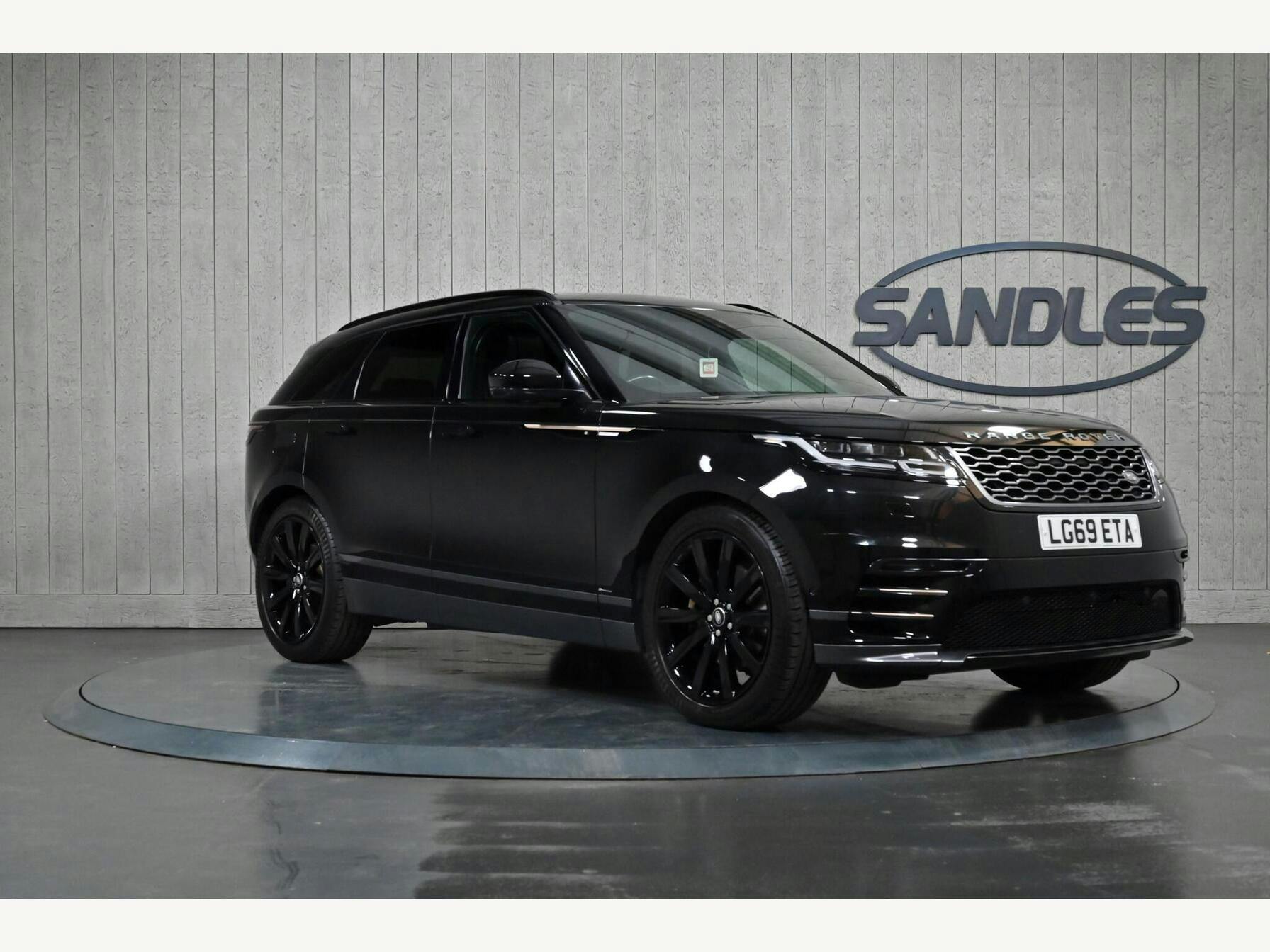 Land Rover Range Rover Velar 3.0 D300 R-dynamic Hse Auto 4wd Euro 6 (s/s) 5dr Suv 2019