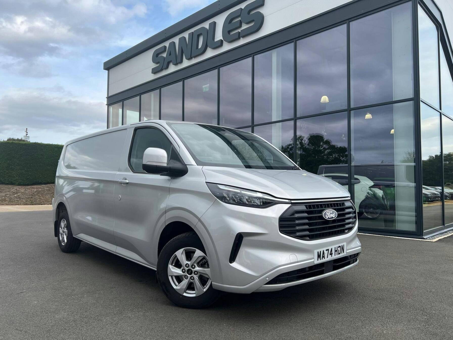 Ford Transit Custom 2.0 300 Ecoblue Limited Auto L2 H1 Euro 6 (s/s) 5dr Panel Van 2024