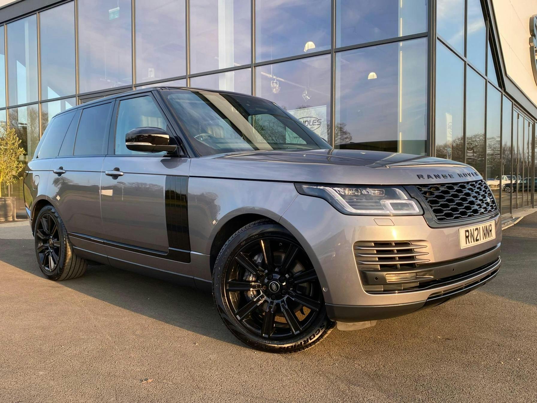 Land Rover Range Rover 2.0 P400e 13.1kwh Westminster Black Auto 4wd Euro 6 (s/s) 5dr Suv 2021