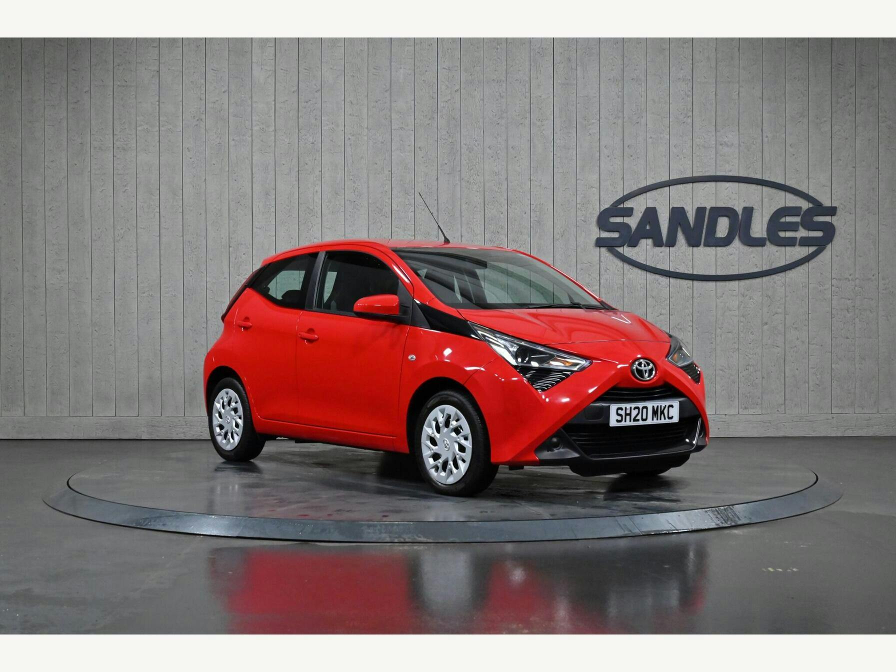 Toyota Aygo 1.0 VVT-i X-play Euro 6 5dr Hatchback 2020